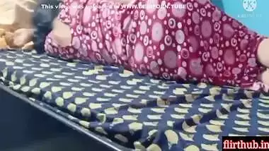 Ghar Pr Akeli Dekh Chachi Ki Piche Se Chut Maari