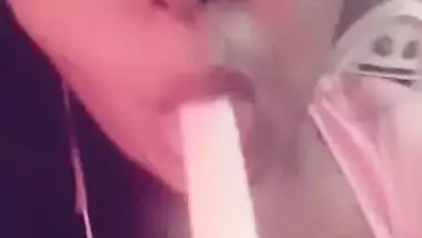 Desi cute girl fing her hot pussy