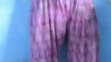 Today Exclusive-sexy Desi Bhabhi Showing Her Boobs And Pussy To Dewar Part 1