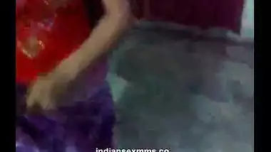 Desi Indian Wife Giving Blowjob to Lover & Fucked on Floor Mms