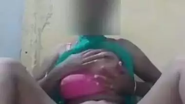 Today Exclusive- Horny Desi Girl Showing Her Boobs And Wet Pussy Part 1