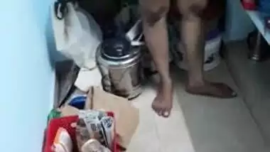 Fat Desi wife doesn't know how to act exposing her XXX naked body