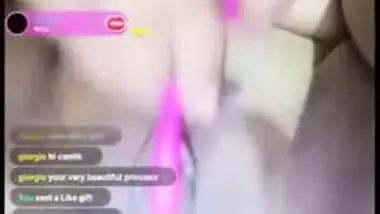 Glamorous paid livecam girl live phone sex show