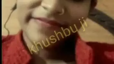 Super Hot Desi Bhabhi Showing Boobs and Pussy On video call New Mms