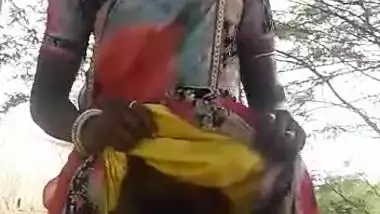 Desi village bhabi Outdoor with her lover