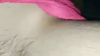 A guy fucks his GF’s pussy in the Hindi sexy bf video