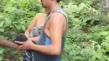 Odia Desi cheating wife is caught with her XXX lover in the forest