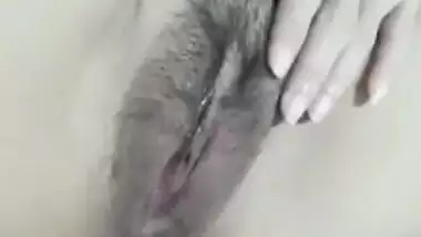 HAIRY SEXY AUNTY SHOWS PUSSY LIPS