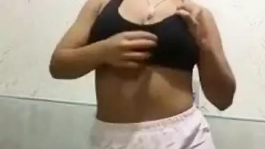 Indian teen goes to the shower room to expose XXX vagina and shake ass