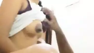Horny Desi wife gets thoroughly enjoyed by her neighbour