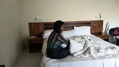 Desi sexy bhabi fucking log time with he boss in hotel room video 6