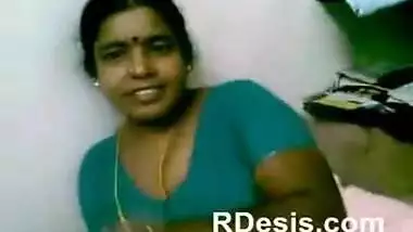 Bombay maid enjoy deep anal sex by desi owner