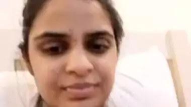 Horny Girl masturbating with Vibrator in her pussy