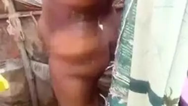 Desi housewife is proud of her XXX boobs when taking a sex shower