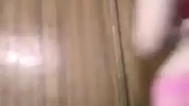 Beautiful Desi chick showing her nude body shapes and dildoing her pussy XXX