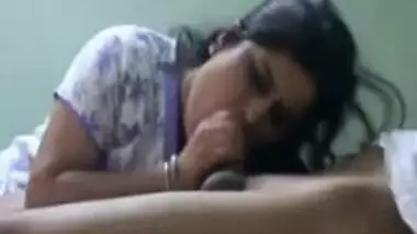 NEIGHBOUR INDIAN WIFE LOVES TO TASTE CUM BJ