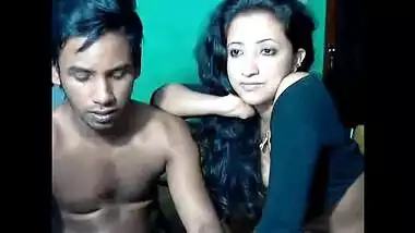 Beautiful Young XXX Indian Girl Having Hot Sex With BF On cam (HD)