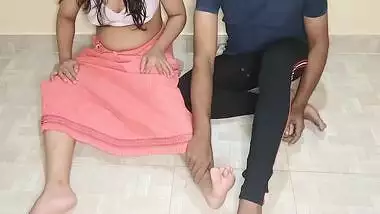 Choot Chatora Damad Apni Sasuma Ko Chodne Ke Liye Hamesha Taiyar Rahta Hai
