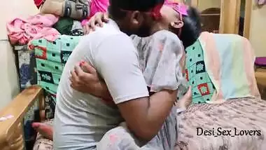 Best Ever Young Indian Couple Real married Wife Fucking Hardcore In Desi Style - Full Hindi