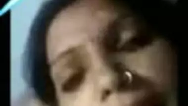 Sexy Desi MILF works for XXX webcam chat revealing her big boobs