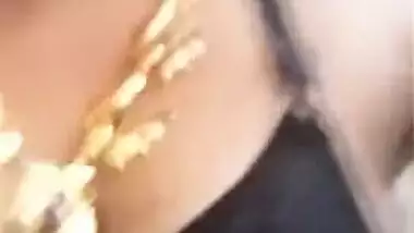 Village XXX wife shows off boobs and snatch in the Desi solo MMS video