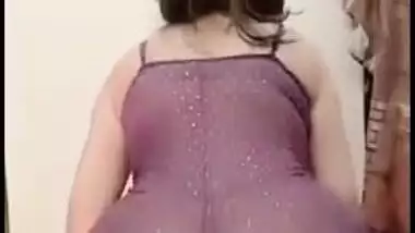 Desi wench strips when dancing at private XXX party at the hotel