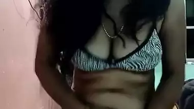 Horny Bhabhi Fingering