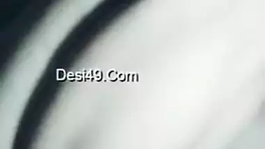 Amateur video of teen Indian in pink bra who masturbates pussy in room