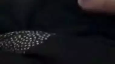 Today Exclusive -desi Bhabhi Showing Her Boobs And Pussy To Hubby On Vc