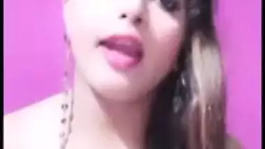 Desi gal with pretty face shows off her awesome XXX tits on cam