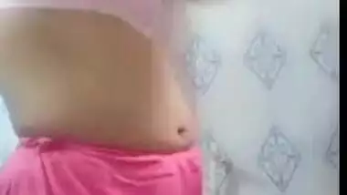 Desi Sexy Bhabi Showing Ass Update Part 2