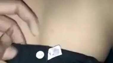 Amateur Desi bhabhi wearing new bra while devar recording n squeezing her boobs