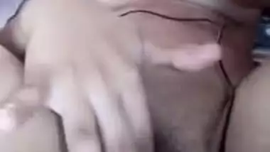 Desi webcam hottie plays with her XXX twat till she gets off online