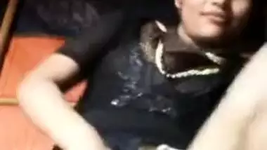 Desi babe pulls her skirt up and flaunts XXX pussy in a sex way