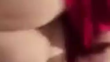 Desi girl showing boob and pussy