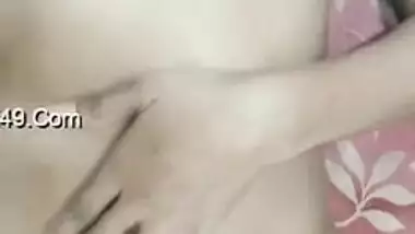 Slim Desi babe gets nude and XXX teases with her cute shaved pussy