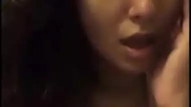 Desi Babe Showing her Boobs for first time ever With Full Face