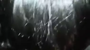 Sexy Desi Lankan girl gives a good XXX blowjob to her lover MMS