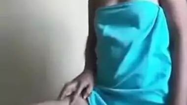 Video gives men XXX opportunity to see how sexy Indian MILF's lingerie is