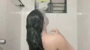 Bangladeshi TikToker nude bath viral exclusive video