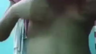 MMS story of Desi hottie who shows off her XXX body parts on cam