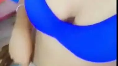 Sexy Desi Girl Showing Her BoobS new MMS Part 2
