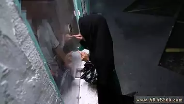 Tunisian arab So I make deal with her to blow and pulverize t