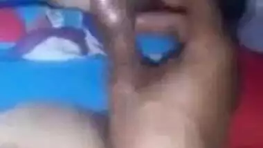 Desi girl enjoying boob press from her boyfriend MMS