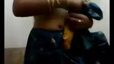 Indian girl realizes that she can film porn video if there is a camera