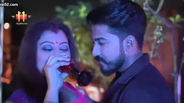 Gali Mein Aaj Chand Nikla 2020 11UpMovies Hindi Short Film 720p 1094872 00:33:19