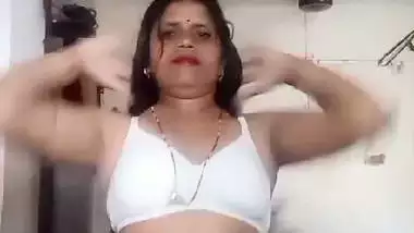 Mature village aunty sex mood topless video