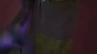 Skinny Desi teen takes off sari to show her small XXX tits and not only