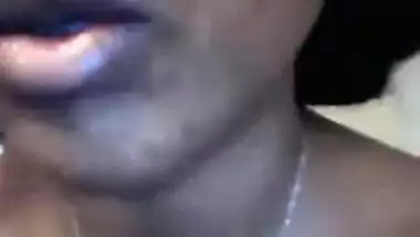 Mumbai chick Meenakshiâ€™s wet pussy on cam 