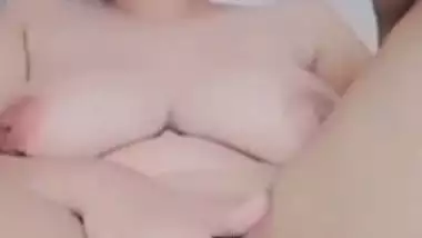 Beautiful nude girlfriend feeling Indian fingering